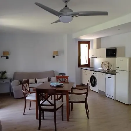 Vina Olivan Apartment Sarvise