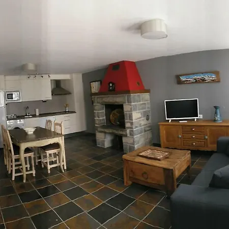 Vina Olivan Apartment Sarvise